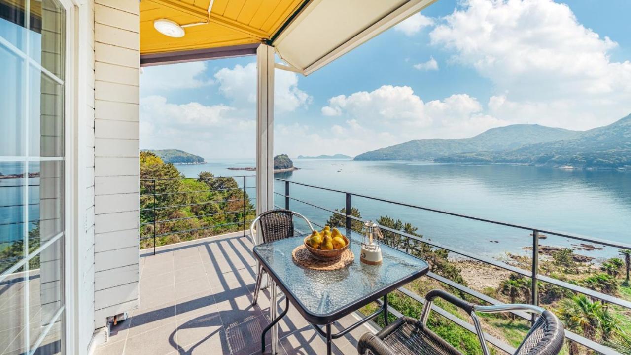 Arasol Pension Geoje Exterior photo
